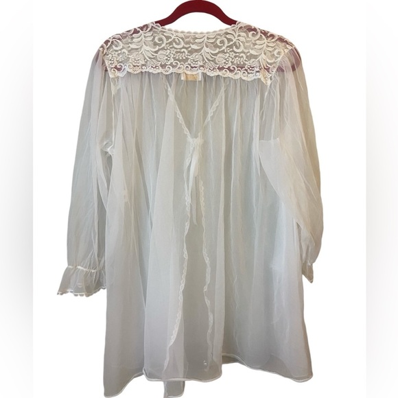 Vintage Barbizon Sheer White Lace Embroidered Peignoir/Robe Medium - Picture 9 of 10